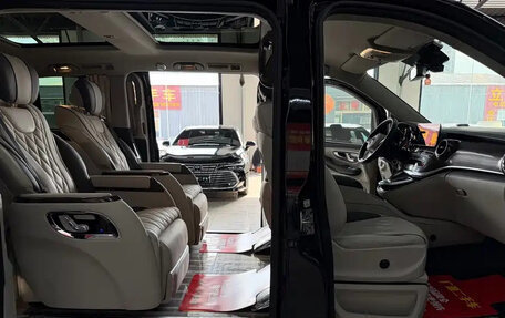 Mercedes-Benz V-Класс, 2022 год, 4 950 700 рублей, 22 фотография