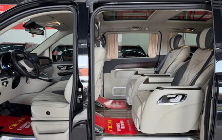 Mercedes-Benz V-Класс, 2022 год, 4 950 700 рублей, 24 фотография