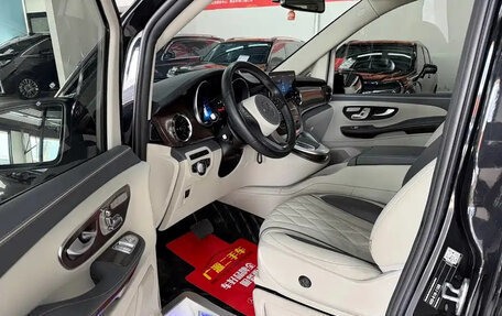 Mercedes-Benz V-Класс, 2022 год, 4 950 700 рублей, 27 фотография