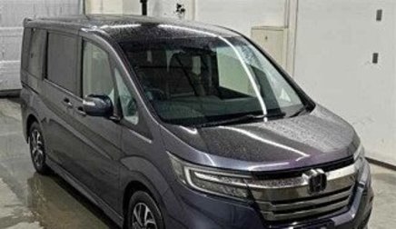 Honda Stepwgn IV рестайлинг, 2017 год, 1 940 000 рублей, 1 фотография