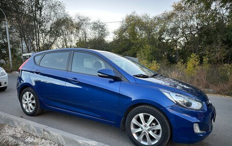 Hyundai Solaris II рестайлинг, 2011 год, 750 000 рублей, 4 фотография