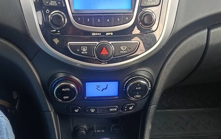Hyundai Solaris II рестайлинг, 2011 год, 750 000 рублей, 6 фотография