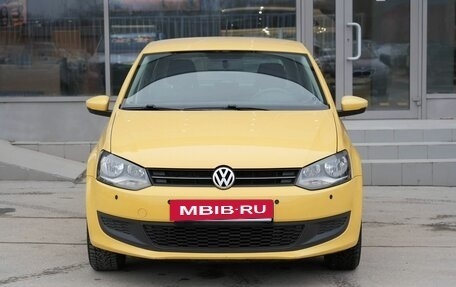 Volkswagen Polo VI (EU Market), 2011 год, 720 000 рублей, 2 фотография