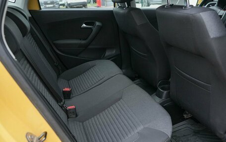 Volkswagen Polo VI (EU Market), 2011 год, 720 000 рублей, 18 фотография