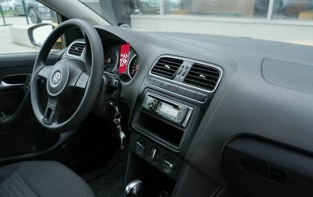 Volkswagen Polo VI (EU Market), 2011 год, 720 000 рублей, 16 фотография