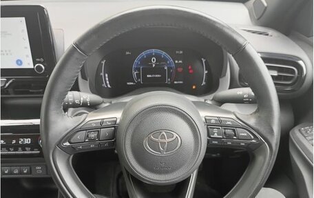 Toyota Yaris Cross, 2024 год, 1 800 014 рублей, 7 фотография