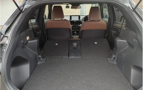 Toyota Yaris Cross, 2024 год, 1 800 014 рублей, 4 фотография