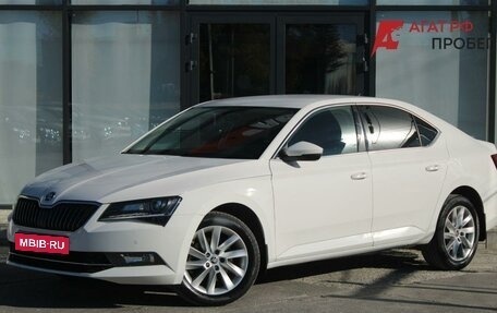 Skoda Superb III рестайлинг, 2019 год, 1 990 000 рублей, 1 фотография