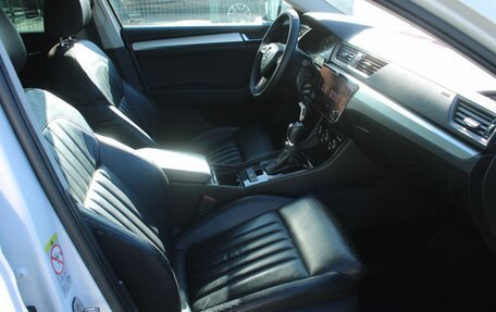 Skoda Superb III рестайлинг, 2019 год, 1 990 000 рублей, 15 фотография