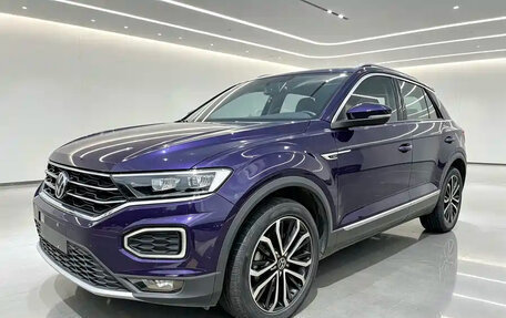 Volkswagen T-Roc I, 2022 год, 1 500 000 рублей, 1 фотография