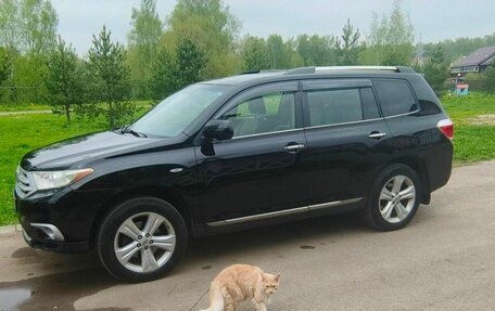 Toyota Highlander III, 2011 год, 1 600 000 рублей, 2 фотография