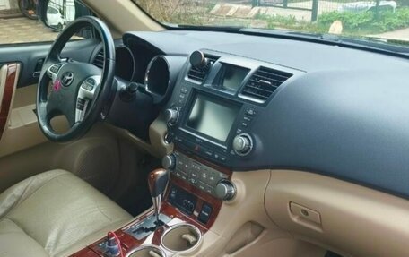 Toyota Highlander III, 2011 год, 1 600 000 рублей, 5 фотография