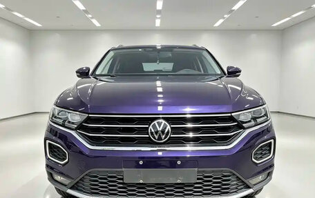 Volkswagen T-Roc I, 2022 год, 1 500 000 рублей, 2 фотография
