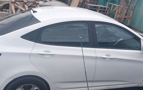 Hyundai Solaris II рестайлинг, 2012 год, 730 000 рублей, 4 фотография