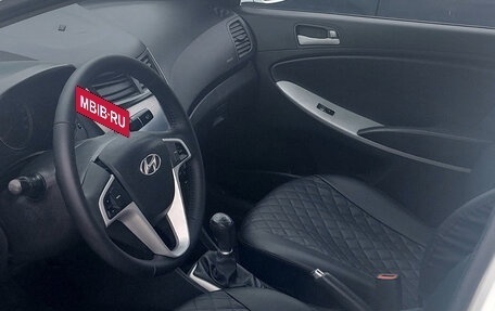 Hyundai Solaris II рестайлинг, 2012 год, 730 000 рублей, 8 фотография