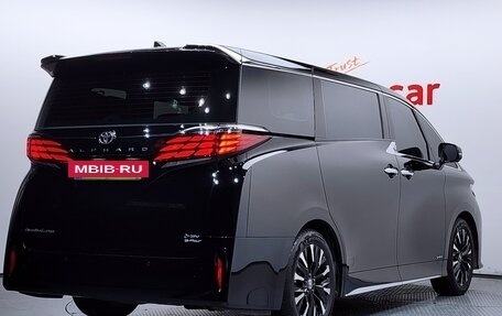 Toyota Alphard, 2024 год, 10 590 000 рублей, 3 фотография