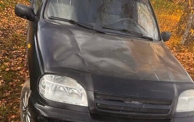 Chevrolet Niva I рестайлинг, 2004 год, 220 000 рублей, 1 фотография