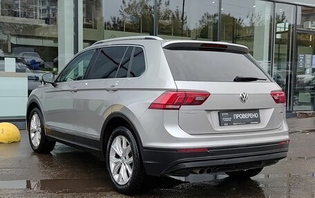 Volkswagen Tiguan II, 2018 год, 2 599 000 рублей, 7 фотография