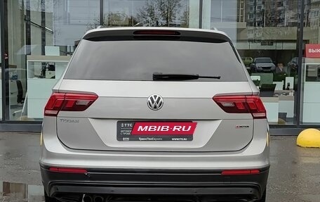 Volkswagen Tiguan II, 2018 год, 2 599 000 рублей, 6 фотография