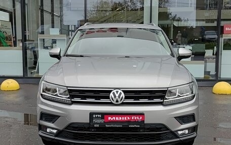 Volkswagen Tiguan II, 2018 год, 2 599 000 рублей, 2 фотография