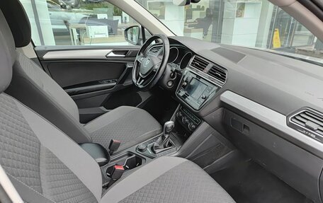 Volkswagen Tiguan II, 2018 год, 2 599 000 рублей, 11 фотография