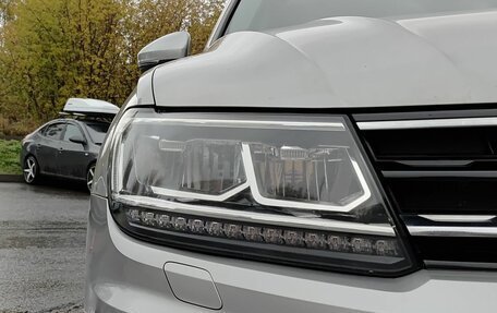 Volkswagen Tiguan II, 2018 год, 2 599 000 рублей, 17 фотография