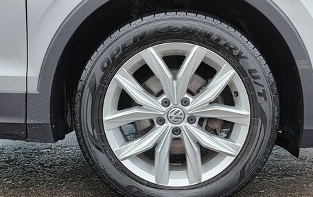 Volkswagen Tiguan II, 2018 год, 2 599 000 рублей, 18 фотография