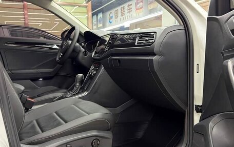 Volkswagen T-Roc I, 2022 год, 1 500 000 рублей, 12 фотография