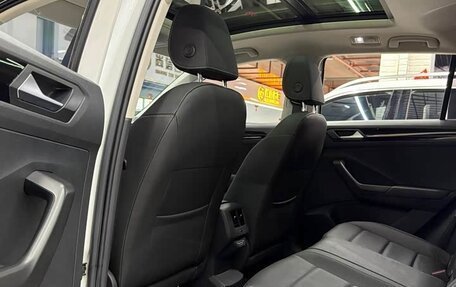 Volkswagen T-Roc I, 2022 год, 1 500 000 рублей, 17 фотография