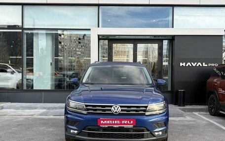 Volkswagen Tiguan II, 2018 год, 2 699 000 рублей, 2 фотография