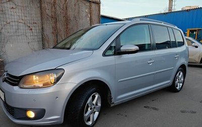 Volkswagen Touran III, 2011 год, 690 000 рублей, 1 фотография