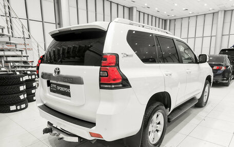 Toyota Land Cruiser Prado 150 рестайлинг, 2021 год, 4 800 000 рублей, 5 фотография