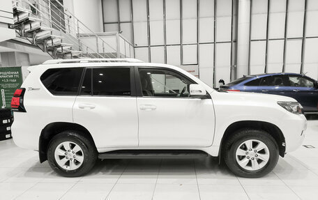Toyota Land Cruiser Prado 150 рестайлинг, 2021 год, 4 800 000 рублей, 4 фотография