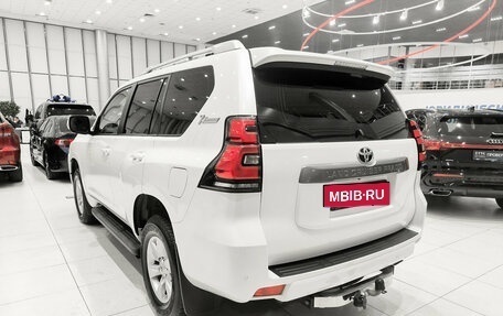 Toyota Land Cruiser Prado 150 рестайлинг, 2021 год, 4 800 000 рублей, 7 фотография