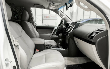 Toyota Land Cruiser Prado 150 рестайлинг, 2021 год, 4 800 000 рублей, 11 фотография