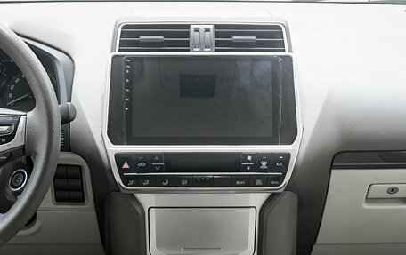 Toyota Land Cruiser Prado 150 рестайлинг, 2021 год, 4 800 000 рублей, 15 фотография