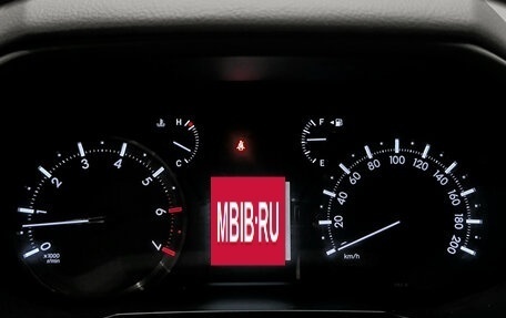 Toyota Land Cruiser Prado 150 рестайлинг, 2021 год, 4 800 000 рублей, 13 фотография