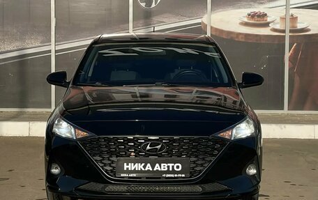 Hyundai Solaris II рестайлинг, 2021 год, 1 570 000 рублей, 2 фотография