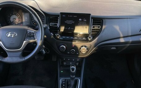 Hyundai Solaris II рестайлинг, 2021 год, 1 570 000 рублей, 3 фотография