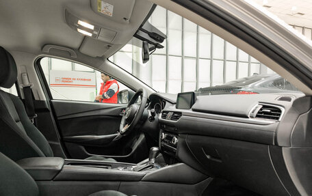 Mazda 6, 2018 год, 1 930 000 рублей, 11 фотография