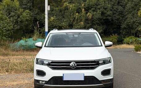 Volkswagen T-Roc I, 2022 год, 1 260 000 рублей, 2 фотография