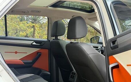 Volkswagen T-Roc I, 2022 год, 1 260 000 рублей, 7 фотография