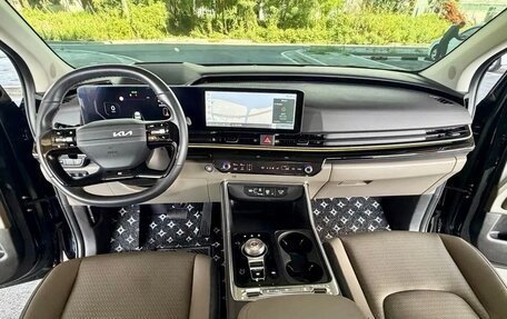KIA Carnival, 2024 год, 4 714 000 рублей, 7 фотография