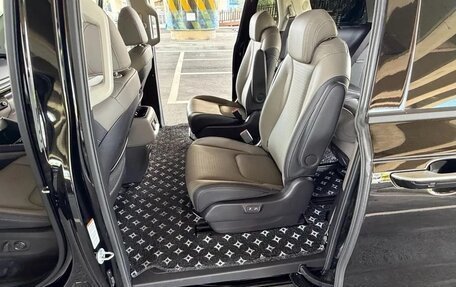 KIA Carnival, 2024 год, 4 714 000 рублей, 15 фотография