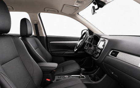 Mitsubishi Outlander III рестайлинг 3, 2014 год, 1 155 000 рублей, 12 фотография
