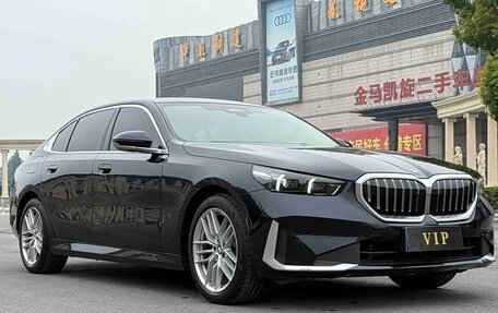 BMW 5 серия, 2023 год, 5 700 333 рублей, 3 фотография