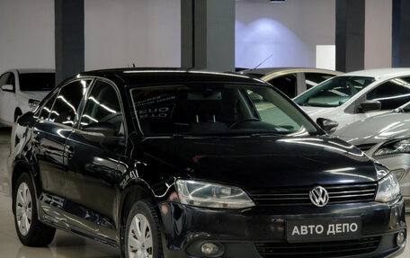 Volkswagen Jetta VII, 2013 год, 965 000 рублей, 3 фотография