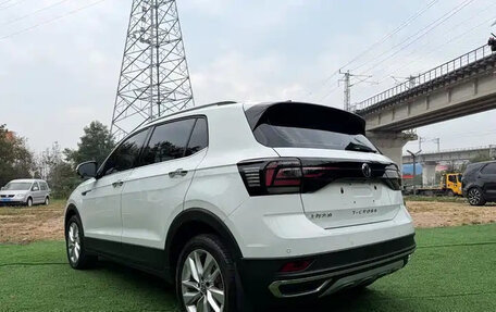 Volkswagen T-Cross I, 2022 год, 1 670 000 рублей, 6 фотография
