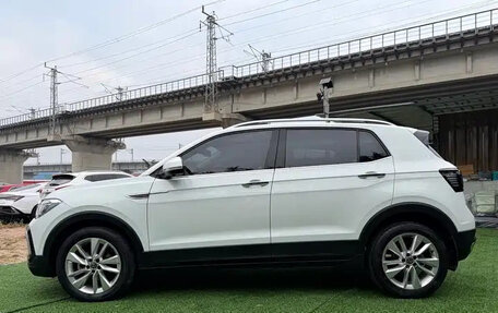 Volkswagen T-Cross I, 2022 год, 1 670 000 рублей, 9 фотография