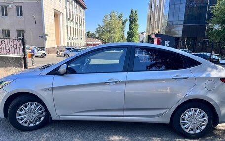 Hyundai Solaris II рестайлинг, 2015 год, 780 000 рублей, 2 фотография